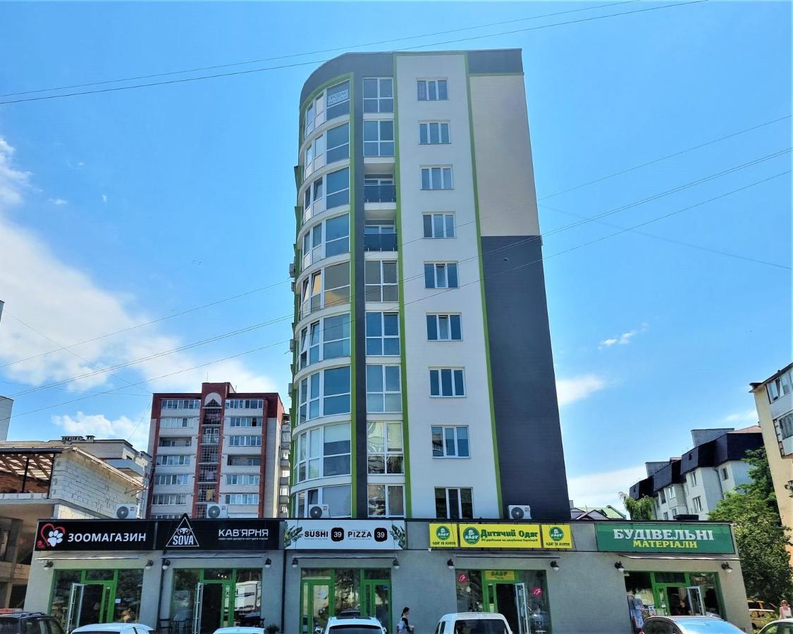 Світло Цілодобово Сучасні Апартаменти Біля Парку Топільче Ternopil Exterior photo