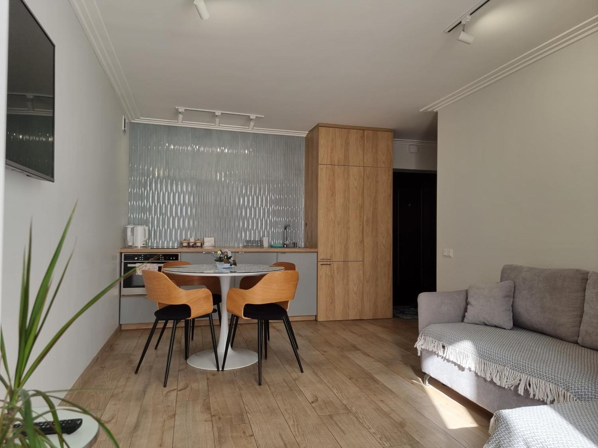 Світло Цілодобово Сучасні Апартаменти Біля Парку Топільче Ternopil Exterior photo